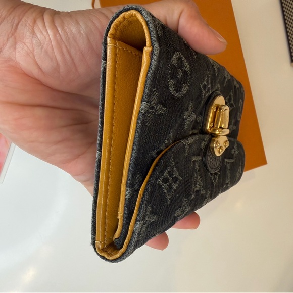 🎀 LOUIS VUITTON Black Denim Monogram Denim Amelia Wallet - Picture 7 of 15